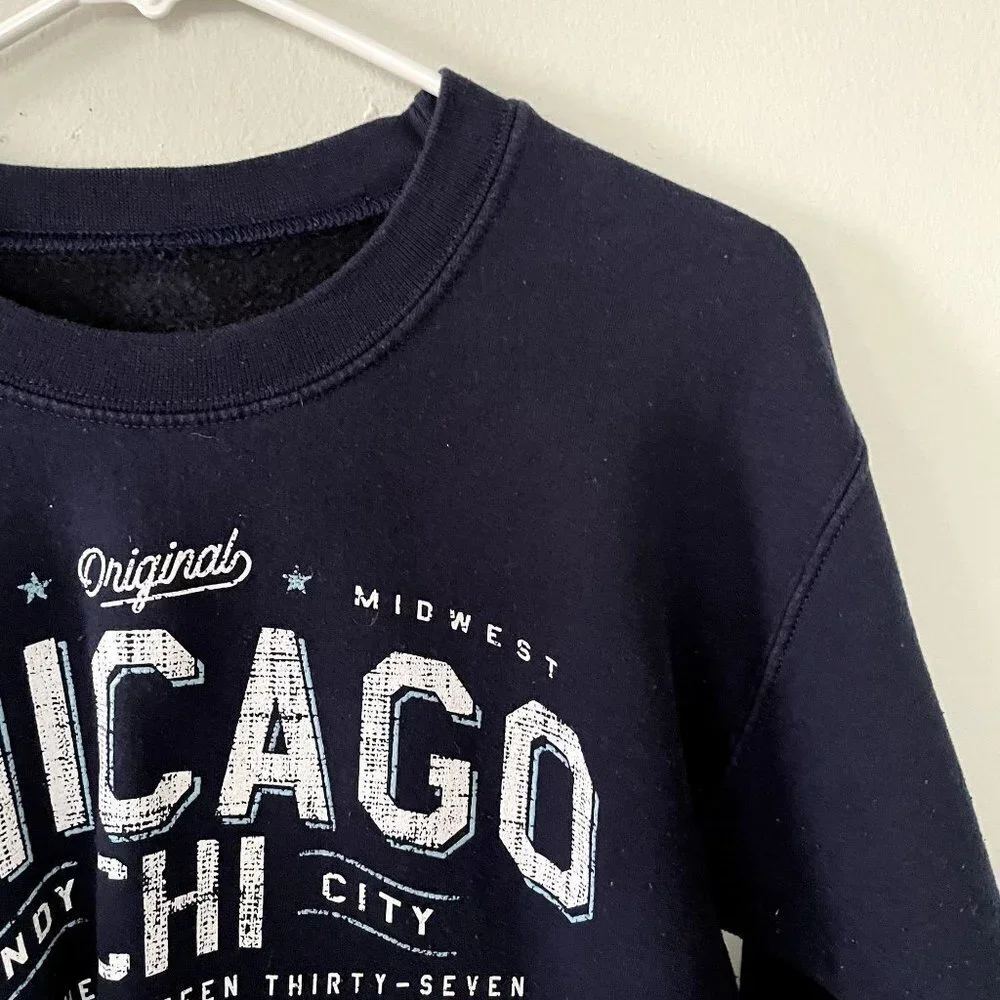 Unbranded Chicago Graphic Crewneck Sweater Medium Navy Blue Women Fleece Lining